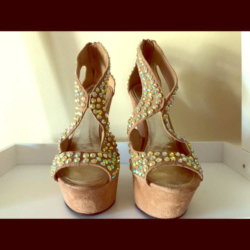 Wild pair shoes with bling bling crystals